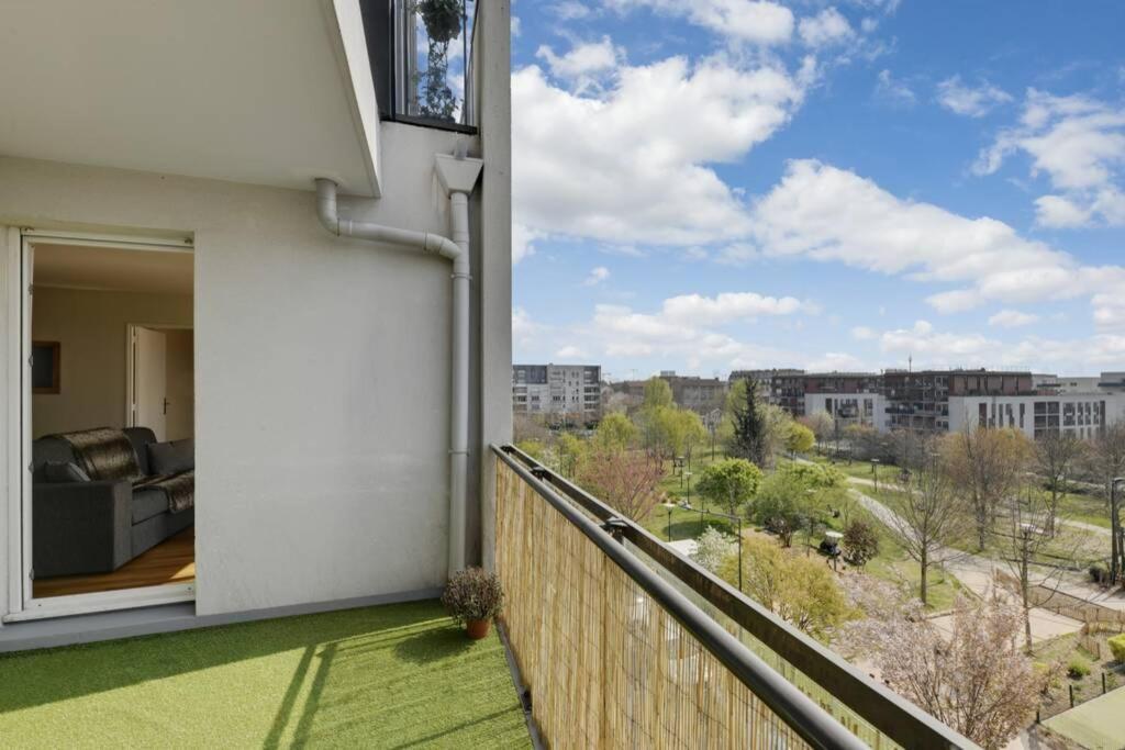 Апартаменты Chic Apart With Great View Of Paris Сен-Дени Экстерьер фото